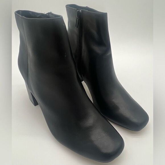 Sold on Mercari! BELLA VITA Women's Wilma Square Toe Ankle Boots Black Size 7 - Picture 3 of 11